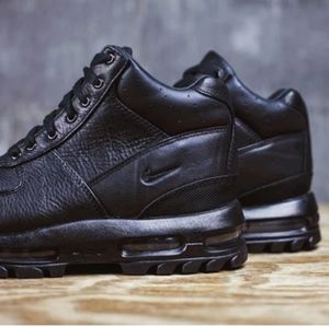 Nike AGC boot kids size US 11C